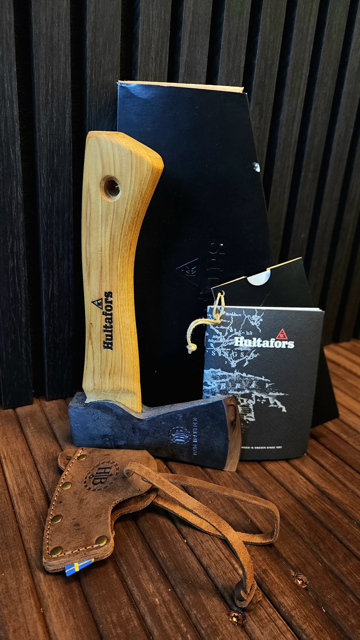 Hults Bruk Ågelsjön compact hiking hatchet with hickory handle