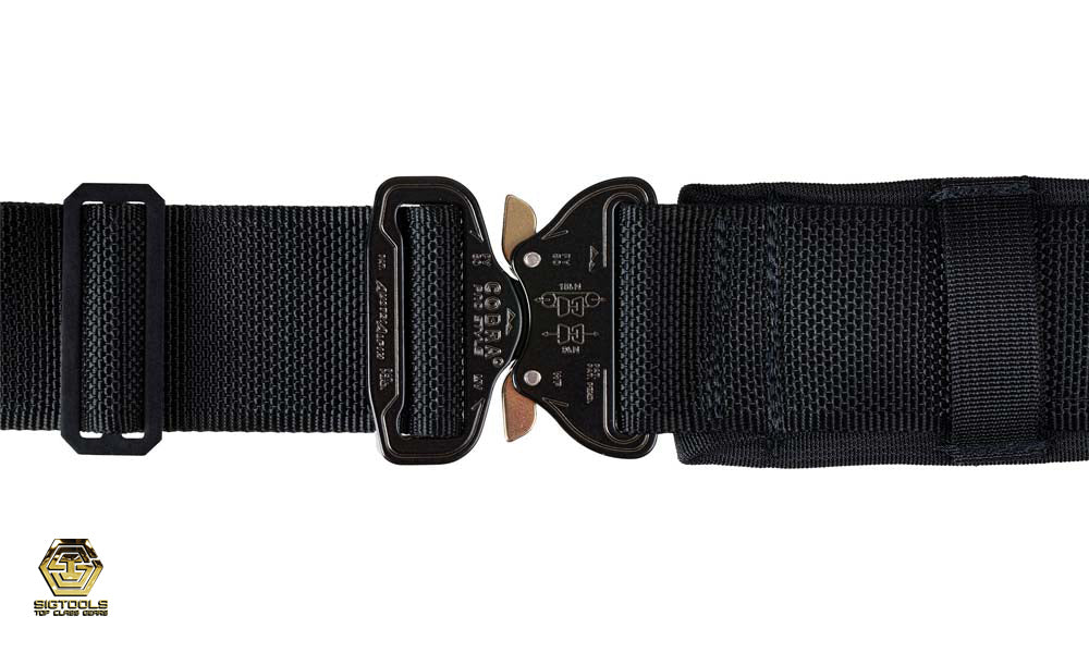 "Diamondback Cobra Quick-Release Buckle - Convenient and Secure Fastening". "Diamondback Cobra Quick-Release Buckle - Secure and Efficient Fastening Solution"