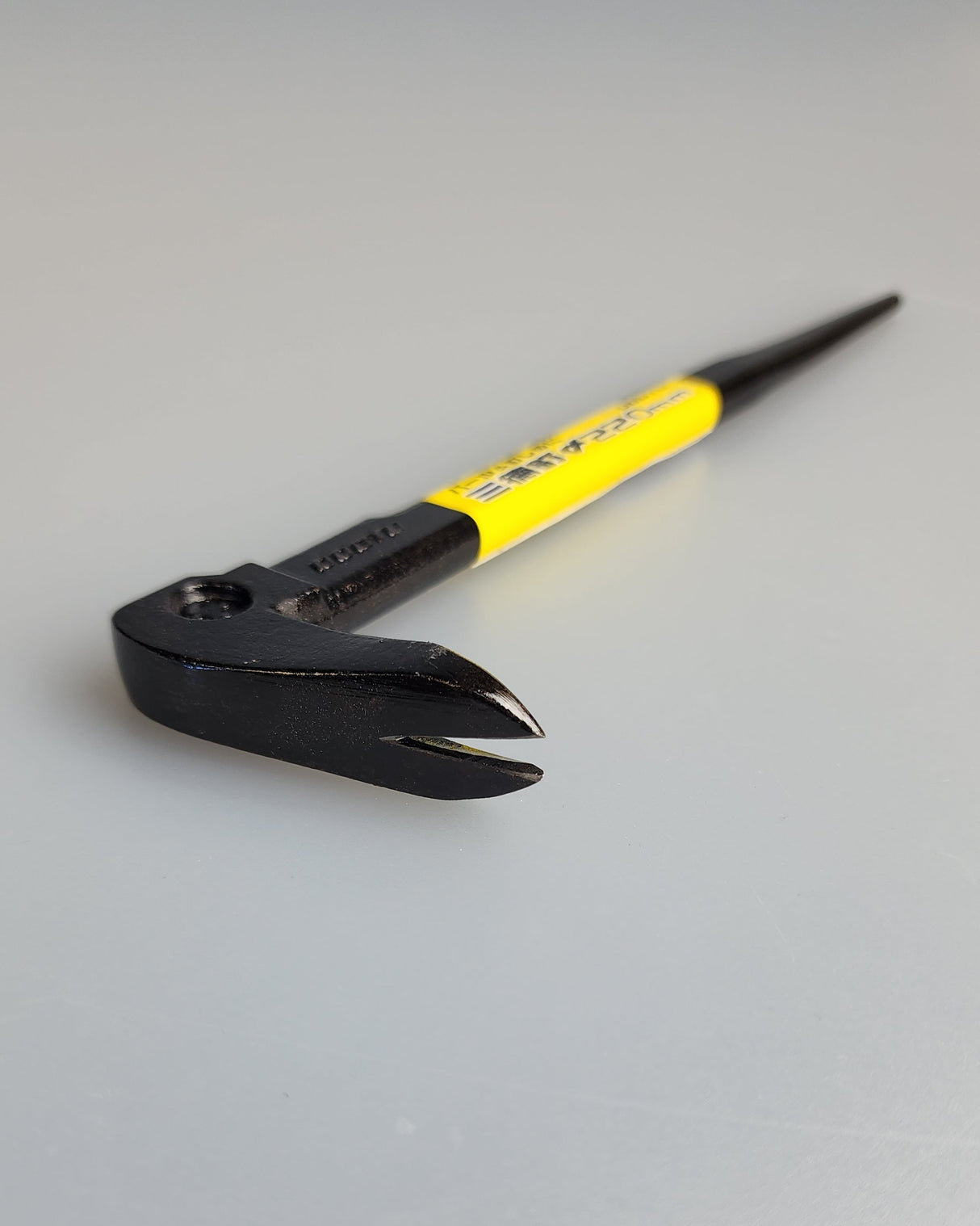 Standard size drop-forged nail set & puller from Japan.