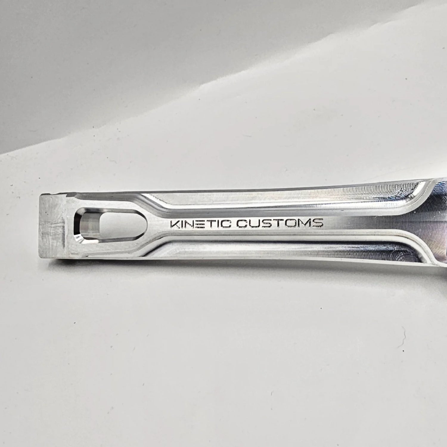 Kinetic Customs The Raptor Mango de aluminio únicamente