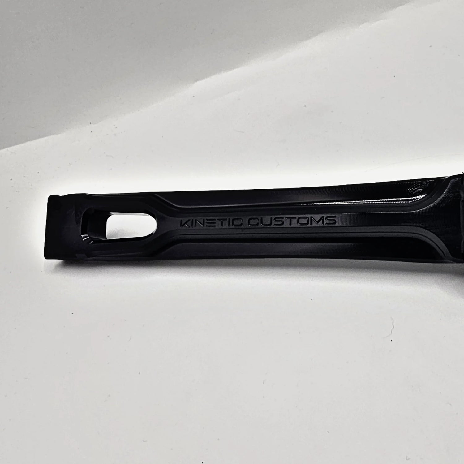 Kinetic Customs The Raptor Mango de aluminio únicamente