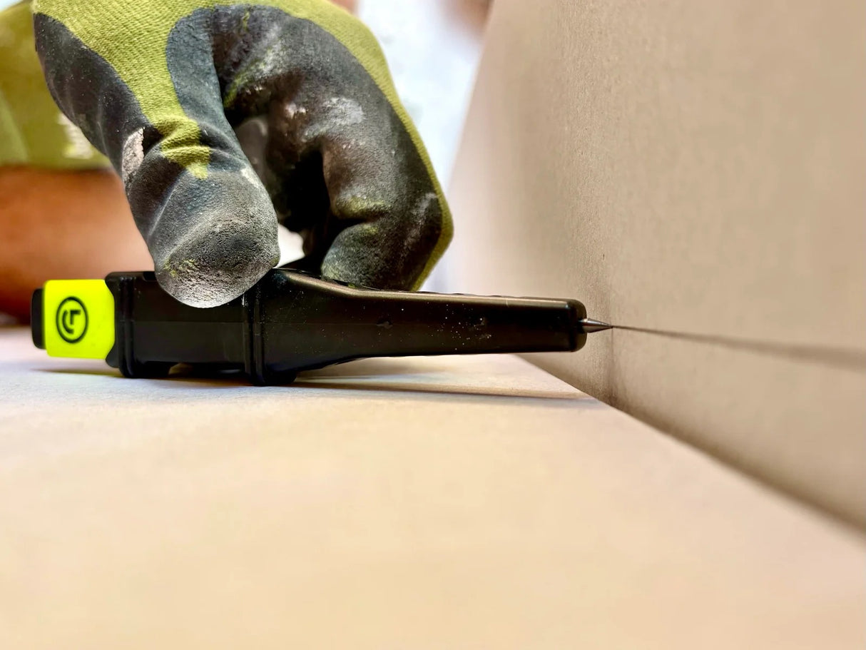 Flat profile tradesman scribing pencil with integrated offsets The Good Scribe NZ.