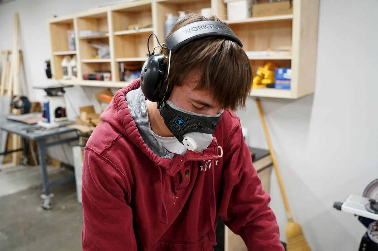 A professional builder in New Zealand wearing the RZ Mask RZM3 FFP2 for comfortable, all-day respiratory protection.