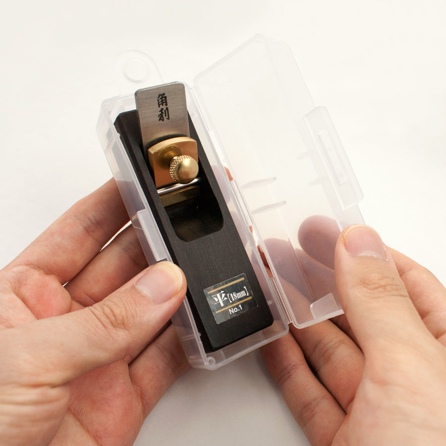 Mini hand planes from KAKURI Corporation are now available in New Zealand for New Zealand professionals. Grab your favorite gears from our website today!