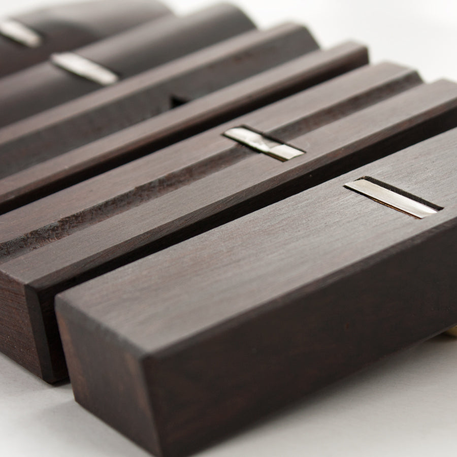 Kakuri Mini Avión de Mano de Ébano No6 Curvo