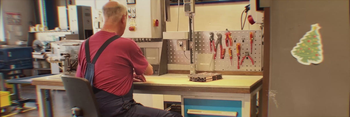 A stunning close-up of the Limited Edition TwinGrip (200mm), showing its exclusive dark phosphated finish and bronze-coloured lettering.